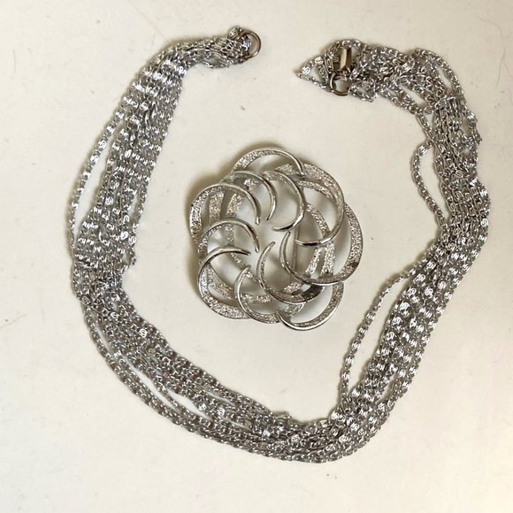 *TAKE 1/2 OFF: Shimmering silver tone brooch & choker signed Sarah Coventry - Picture 1 of 5
